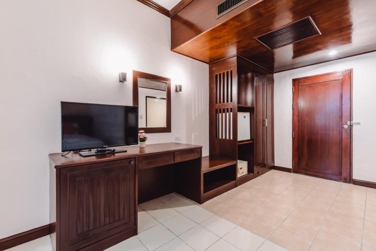 Bauman Ville Hotel Пхукет Екстер'єр фото