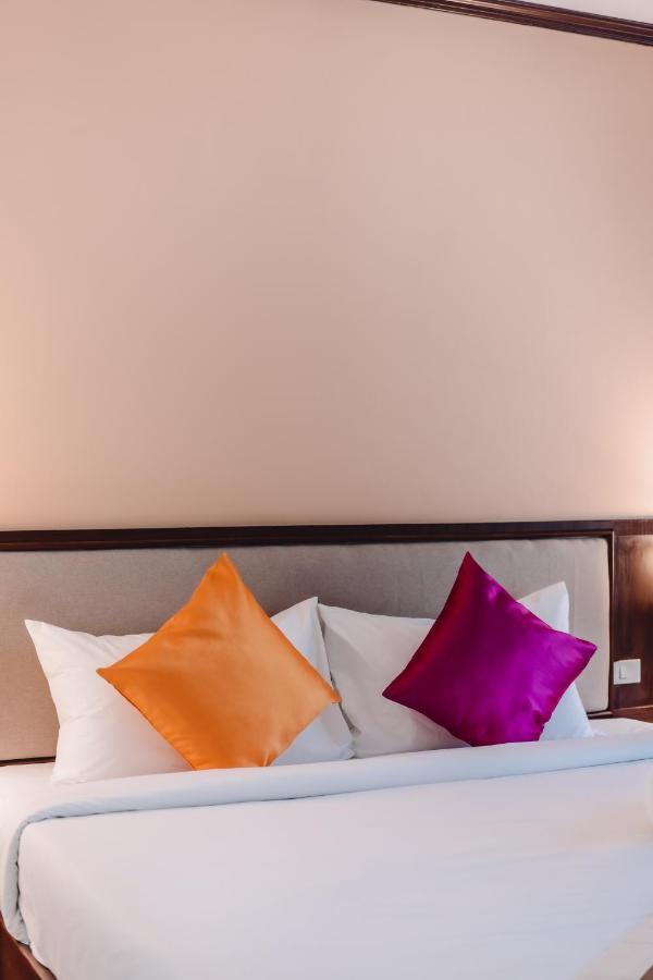 Bauman Ville Hotel Пхукет Екстер'єр фото