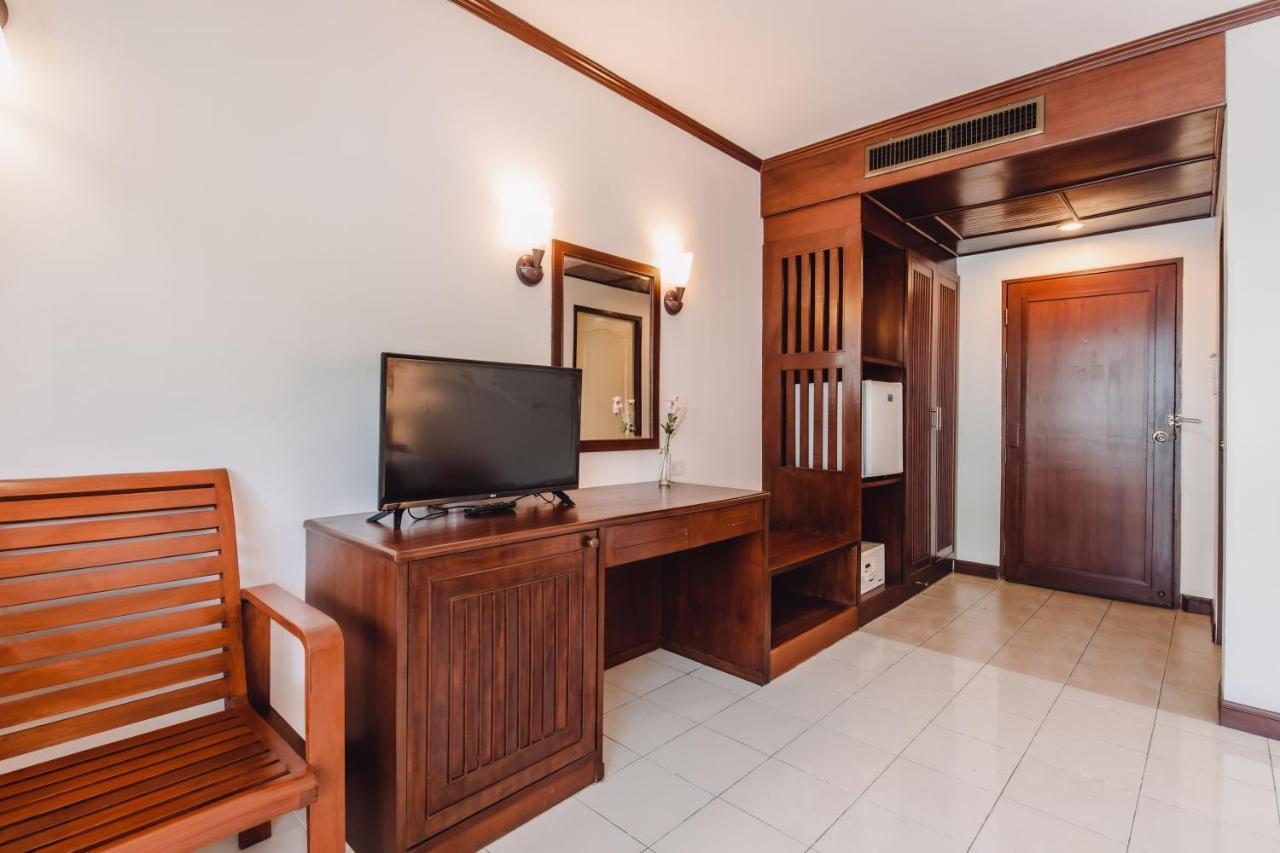 Bauman Ville Hotel Пхукет Екстер'єр фото