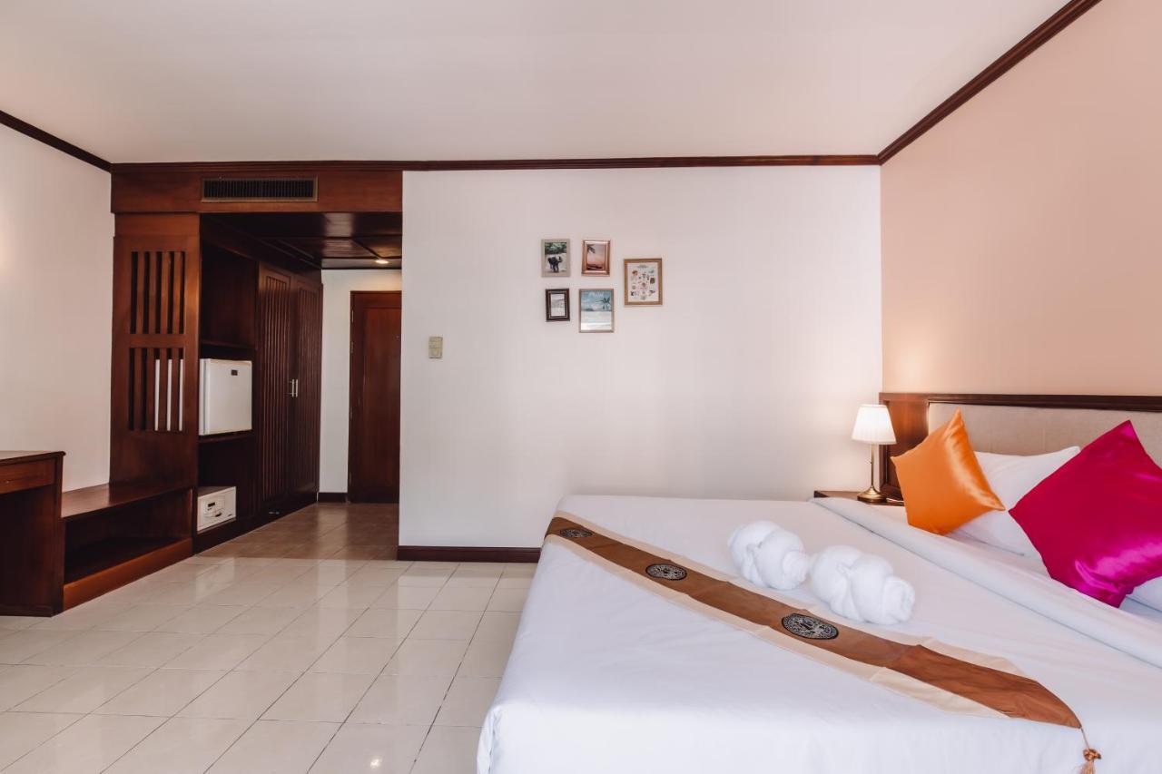 Bauman Ville Hotel Пхукет Екстер'єр фото